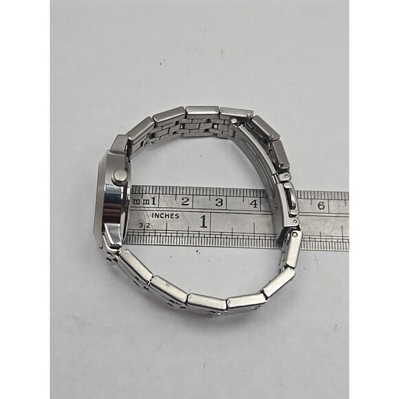 Sun Time Iowa Hawkeyes Stainless Steel Date Quartz Watch New Battery 3ATM Sports - Picture 8 of 10